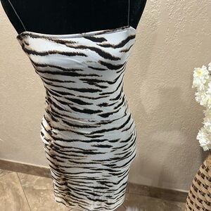 Forever 21 Black and White Ruched Bodycon Dress